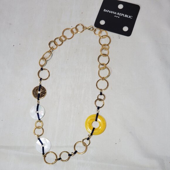 Banana Republic Gold Link Necklace - Picture 6 of 6